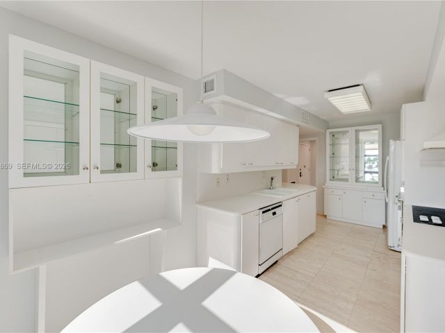 Apartment for rent  Unit #F601 - photo 7500548