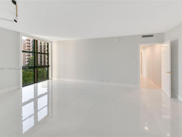 Apartment for rent  Unit #F601 - photo 7500549