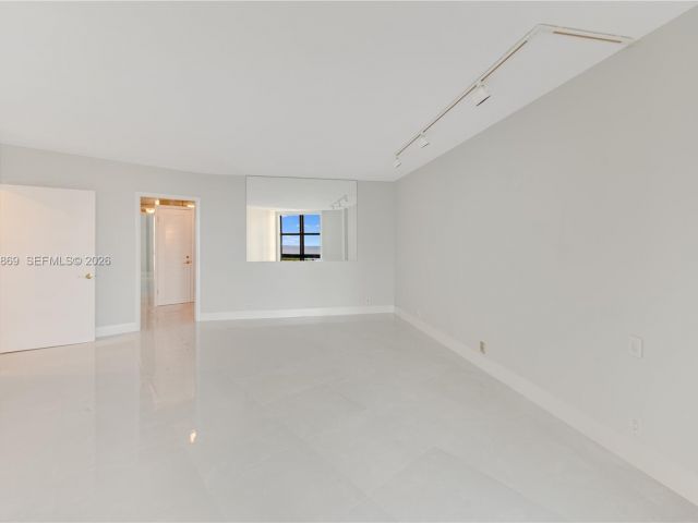 Apartment for rent  Unit #F601 - photo 7500550