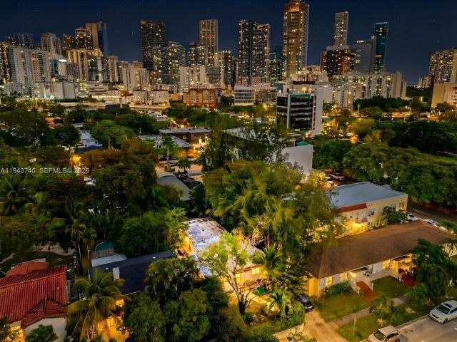 Home for sale at 321 SW 19th Rd - photo 7524788