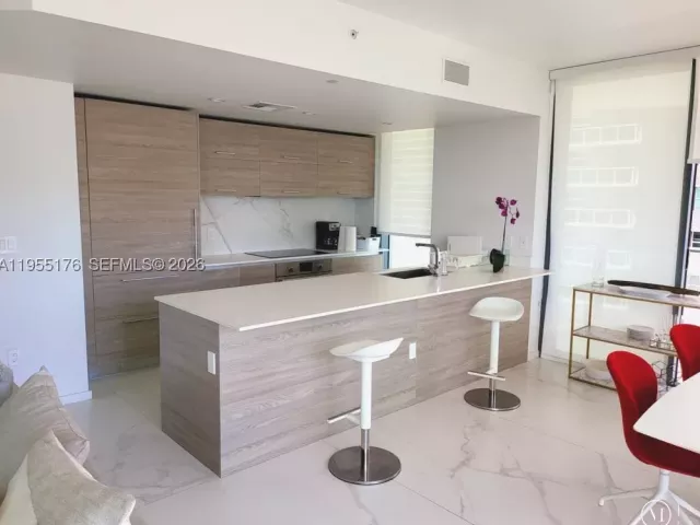 2-bedroom condo for rent in Miami - 1300 S Miami Ave 2501 - MondialRealty