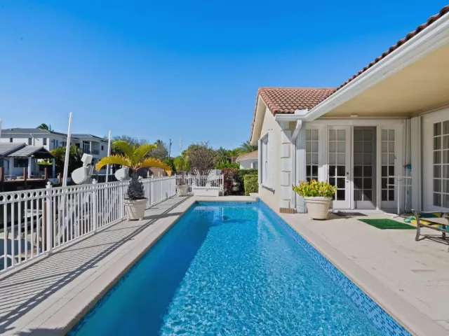3-bedroom home for sale in Boca Raton - 520 Phillips Drive - MondialRealty