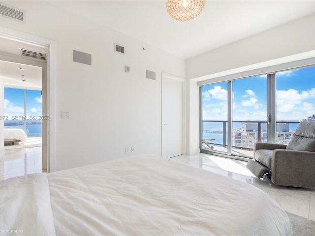 Apartment for sale  Unit #3902 - photo 7401303