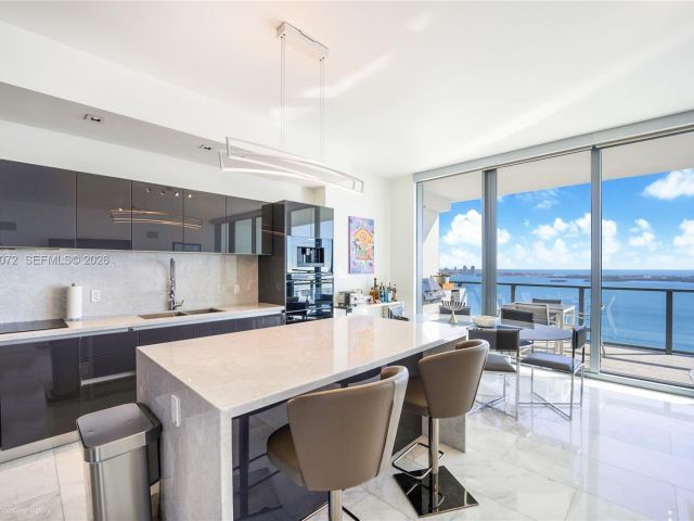 Apartment for sale  Unit #3902 - photo 7401309