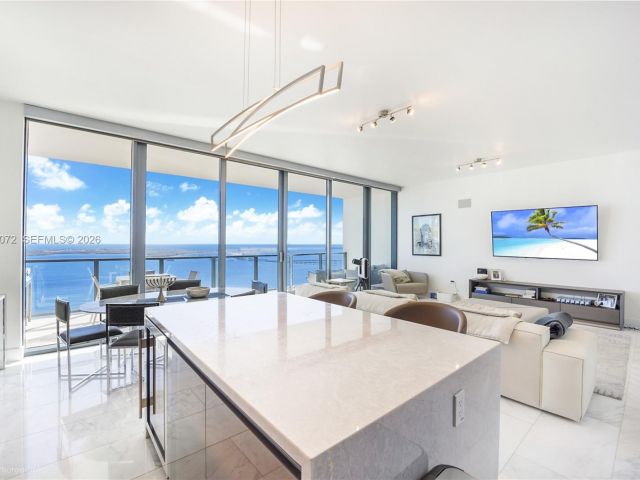 Apartment for sale  Unit #3902 - photo 7401311