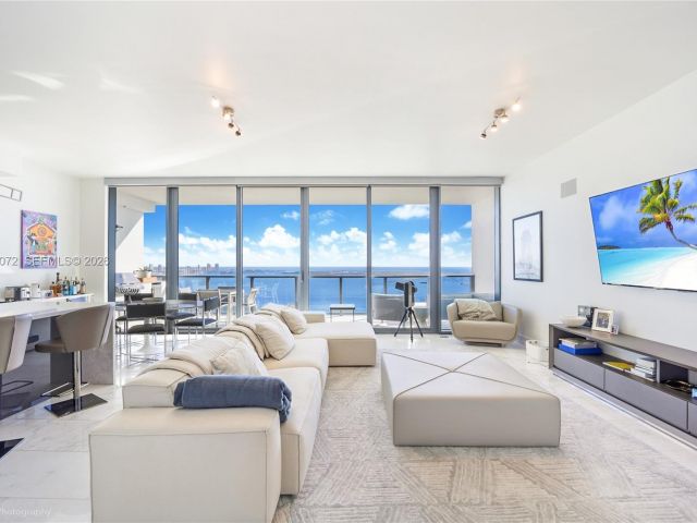 Apartment for sale  Unit #3902 - photo 7401317