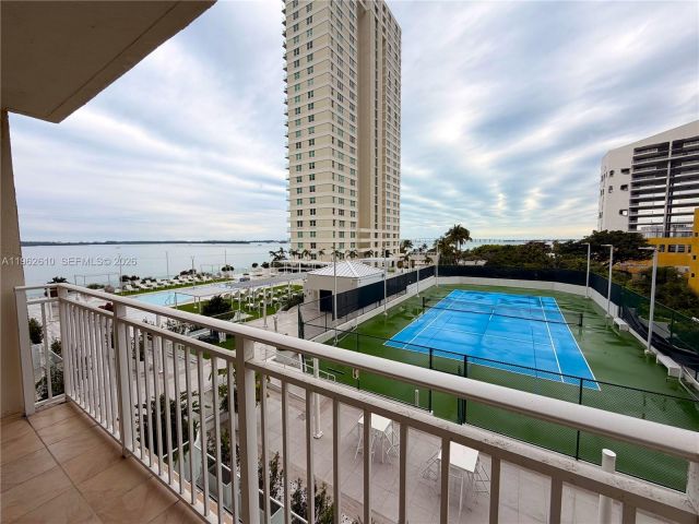 1-bedroom condo for rent in Miami - 770 Claughton Island Dr 606 - MondialRealty