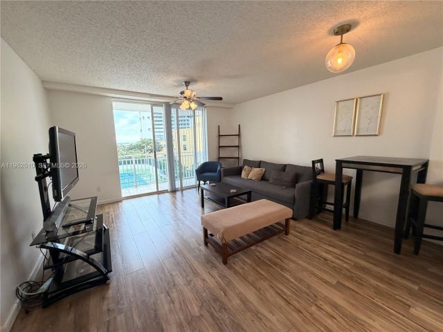 1-bedroom condo for rent in Miami - 770 Claughton Island Dr 606 - MondialRealty