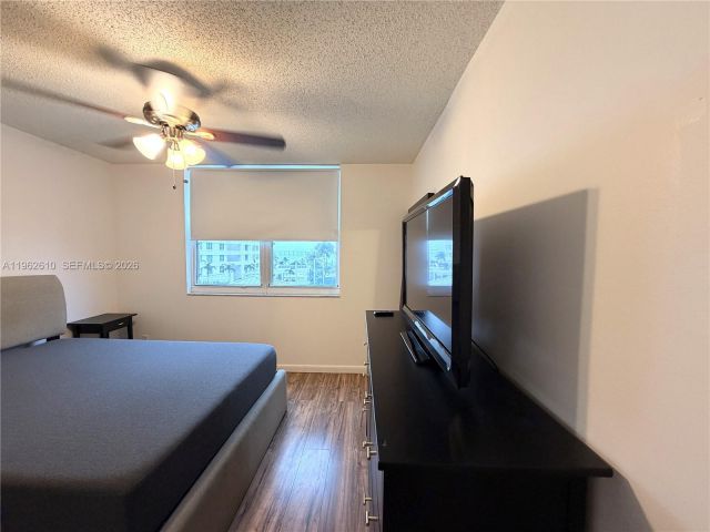 1-bedroom condo for rent in Miami - 770 Claughton Island Dr 606 - MondialRealty