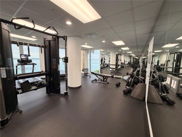 1-bedroom condo for rent in Miami - 770 Claughton Island Dr 606 - MondialRealty