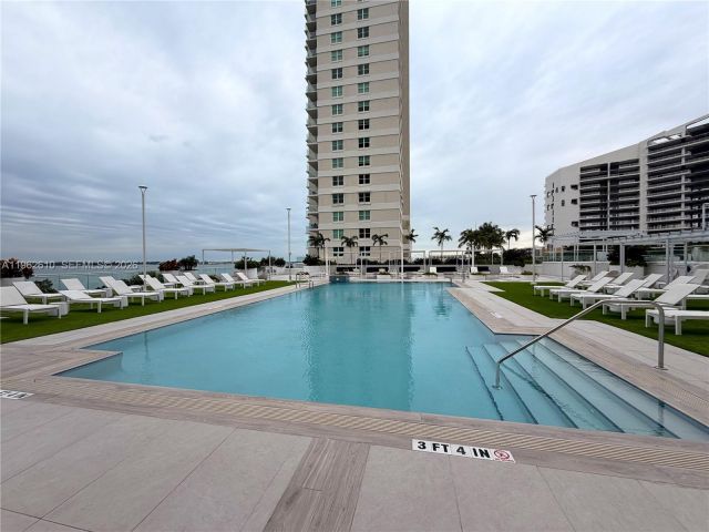 1-bedroom condo for rent in Miami - 770 Claughton Island Dr 606 - MondialRealty