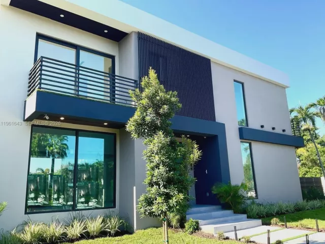 5-bedroom home for rent in Fort Lauderdale - 1700 NE 18th St 0 - MondialRealty