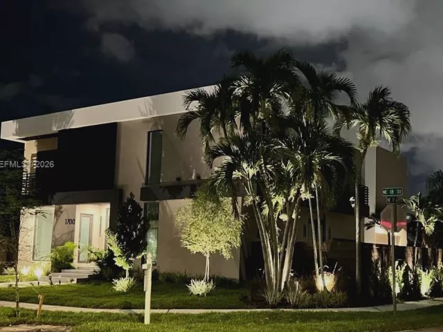 5-bedroom home for rent in Fort Lauderdale - 1700 NE 18th St 0 - MondialRealty