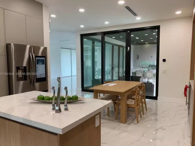 5-bedroom home for rent in Fort Lauderdale - 1700 NE 18th St 0 - MondialRealty