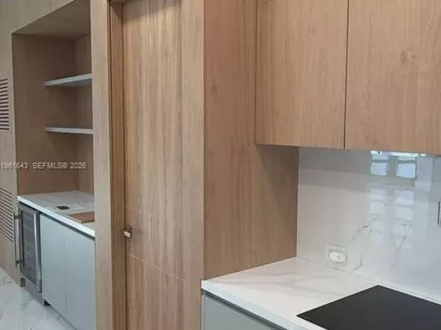 5-bedroom home for rent in Fort Lauderdale - 1700 NE 18th St 0 - MondialRealty