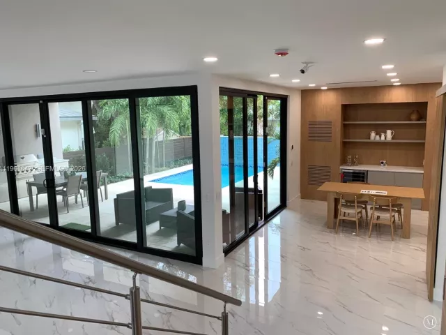 5-bedroom home for rent in Fort Lauderdale - 1700 NE 18th St 0 - MondialRealty