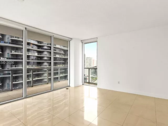 2-bedroom condo for rent in Miami - 1050 Brickell Ave 2620 - MondialRealty