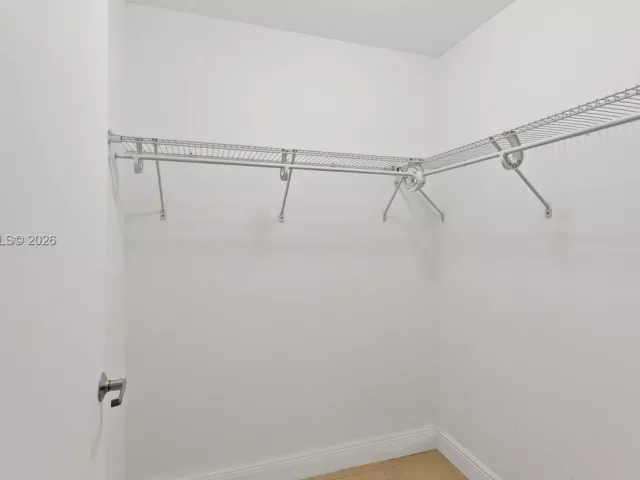 2-bedroom condo for rent in Miami - 1050 Brickell Ave 2620 - MondialRealty