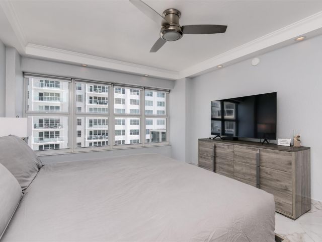 1-bedroom condo for rent in Fort Lauderdale - 3700 Galt Ocean Drive 804 - MondialRealty