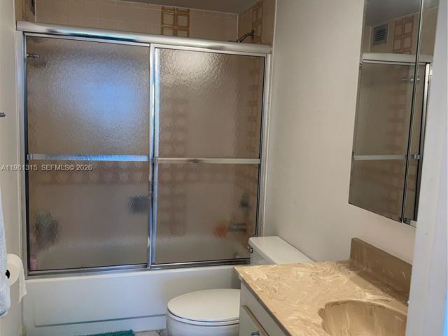 1-bedroom condo for rent in Hallandale Beach - 2500 Parkview Dr 1610 - MondialRealty