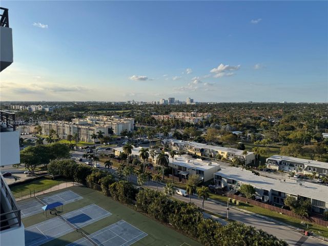 1-bedroom condo for rent in Hallandale Beach - 2500 Parkview Dr 1610 - MondialRealty