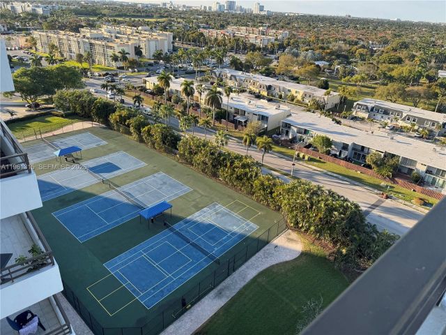 1-bedroom condo for rent in Hallandale Beach - 2500 Parkview Dr 1610 - MondialRealty