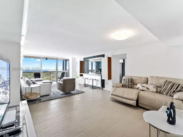 2-bedroom condo for sale in Miami Beach - 2655 Collins Ave 2301 - MondialRealty