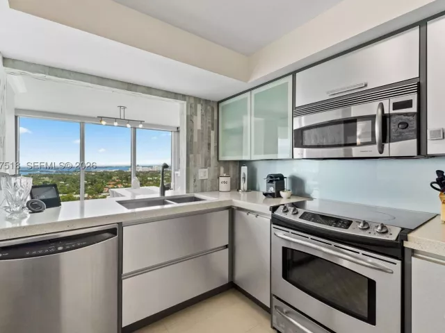 2-bedroom condo for sale in Miami Beach - 2655 Collins Ave 2301 - MondialRealty