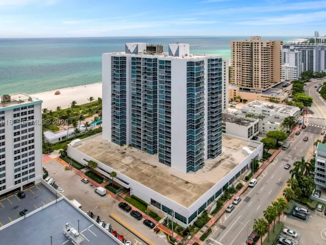 2-bedroom condo for sale in Miami Beach - 2655 Collins Ave 2301 - MondialRealty