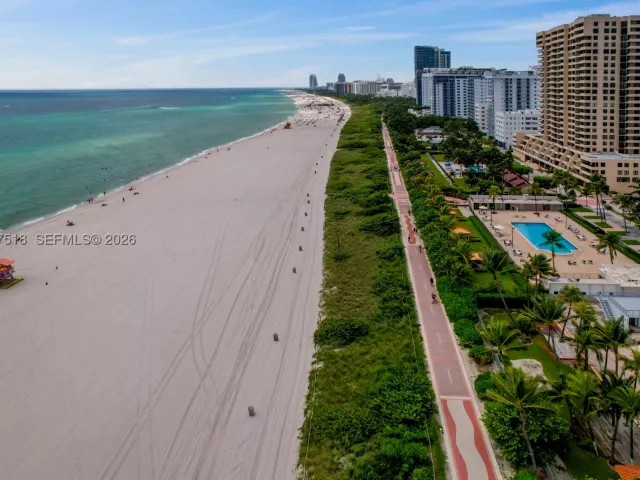 2-bedroom condo for sale in Miami Beach - 2655 Collins Ave 2301 - MondialRealty