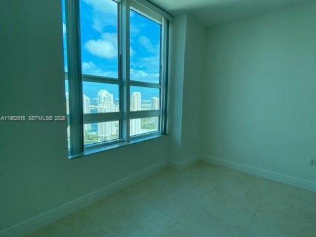 Apartment for rent  Unit #4002 - photo 7461339