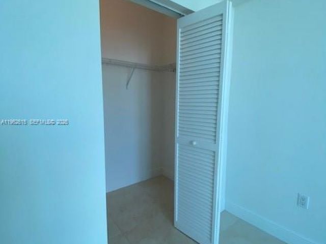 Apartment for rent  Unit #4002 - photo 7461340