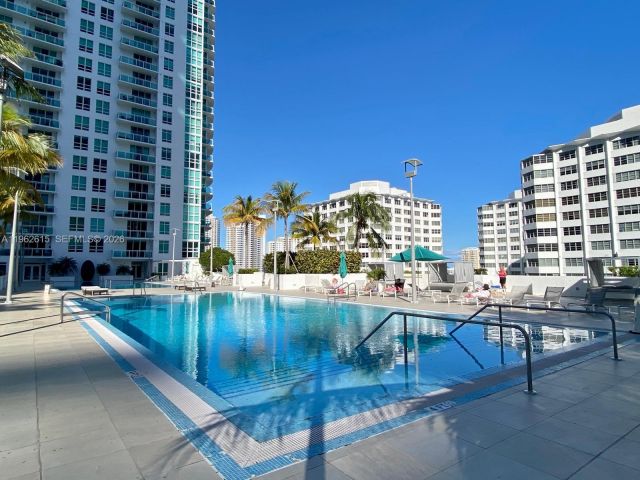 Apartment for rent  Unit #4002 - photo 7461343