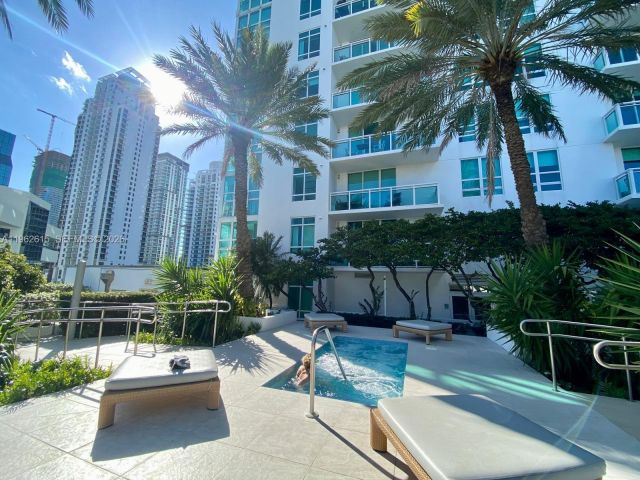 Apartment for rent  Unit #4002 - photo 7461345