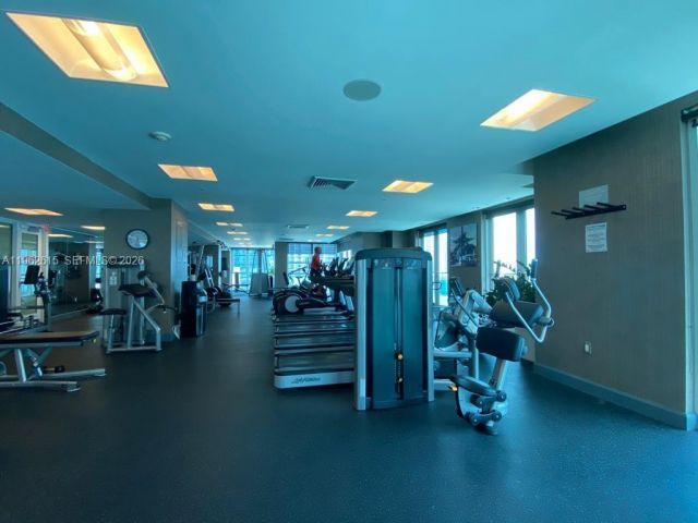 Apartment for rent  Unit #4002 - photo 7461346