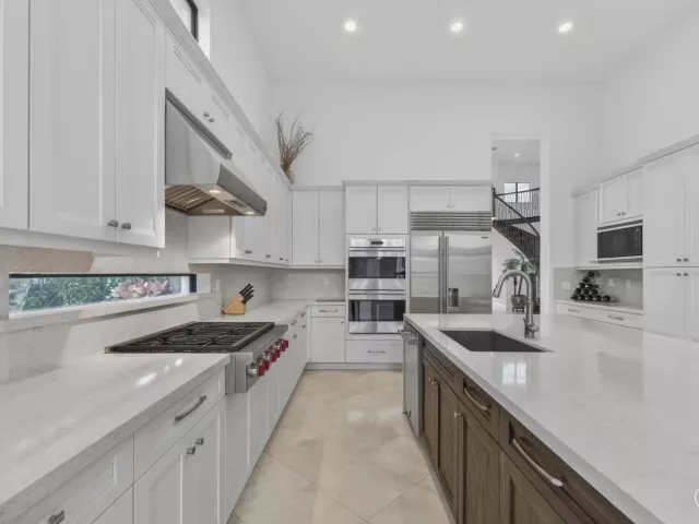 5-bedroom home for sale in Boca Raton - 6980 NW 28th Avenue - MondialRealty