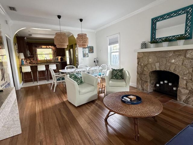2-bedroom home for rent in West Palm Beach - 515 Ardmore Road - MondialRealty
