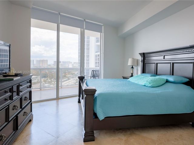 Apartment for rent  Unit #1703 - photo 7405076