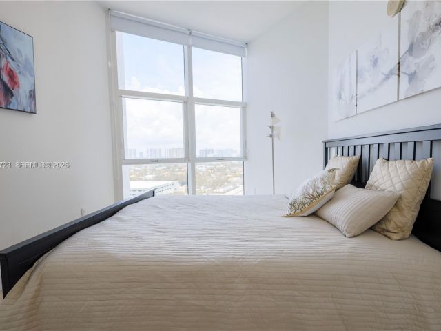 Apartment for rent  Unit #1703 - photo 7405081