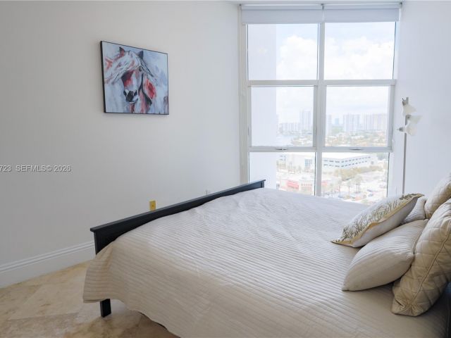 Apartment for rent  Unit #1703 - photo 7405083