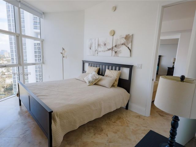 Apartment for rent  Unit #1703 - photo 7405084