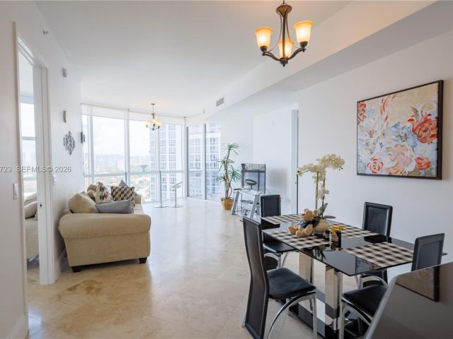 Apartment for rent  Unit #1703 - photo 7405090