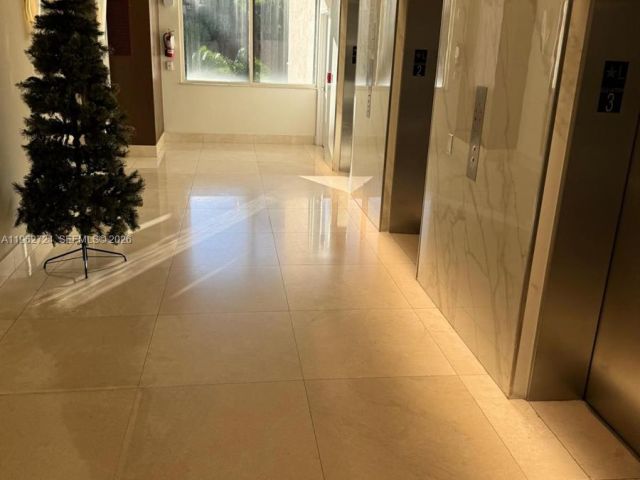 1-bedroom condo for sale in Miami - 540 Brickell Key Dr 1505 - MondialRealty