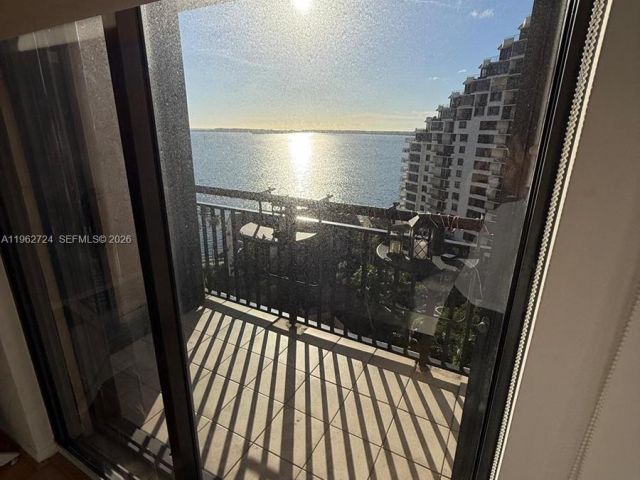 1-bedroom condo for sale in Miami - 540 Brickell Key Dr 1505 - MondialRealty