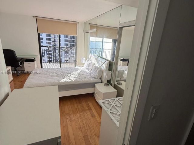 1-bedroom condo for sale in Miami - 540 Brickell Key Dr 1505 - MondialRealty