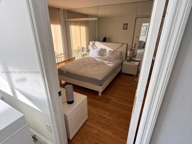 1-bedroom condo for sale in Miami - 540 Brickell Key Dr 1505 - MondialRealty