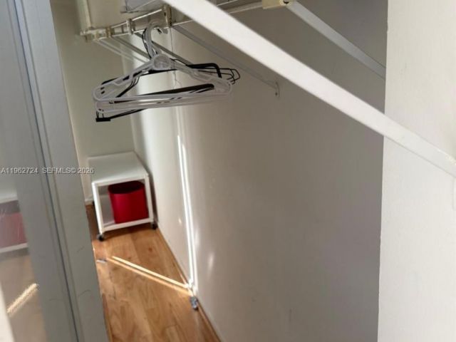 1-bedroom condo for sale in Miami - 540 Brickell Key Dr 1505 - MondialRealty