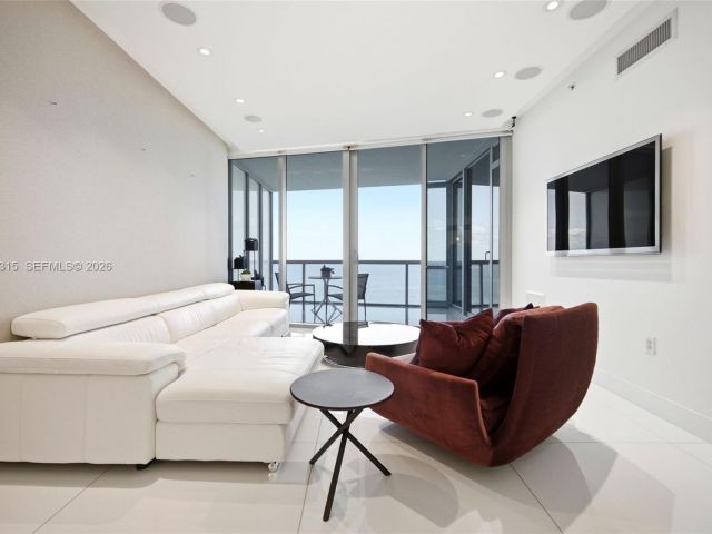 Apartment for sale  Unit #1606 - photo 7412239