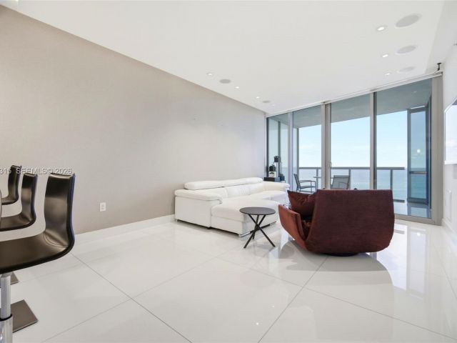 Apartment for sale  Unit #1606 - photo 7412240