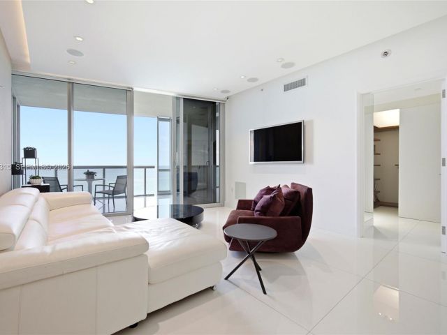 Apartment for sale  Unit #1606 - photo 7412244